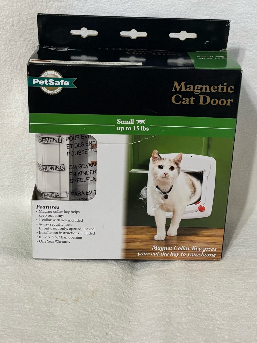 PetSafe Magnetic Cat Door in Black, White, Green
